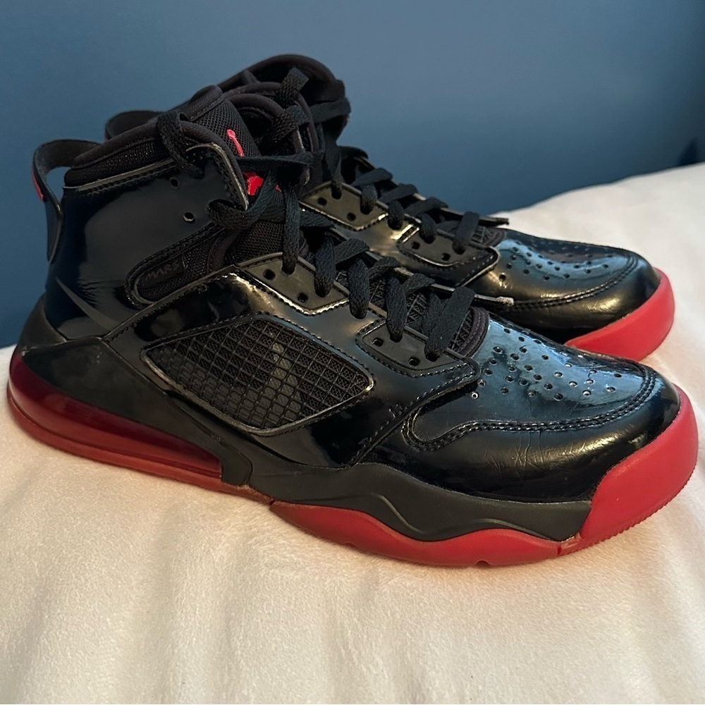 Nike Boys Air Jordan Mars 270 BQ6508-006 Black Basketball Shoes Sneakers Sz 7Y